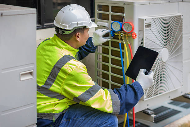 Professional Hvac technician working in Barrington, IL